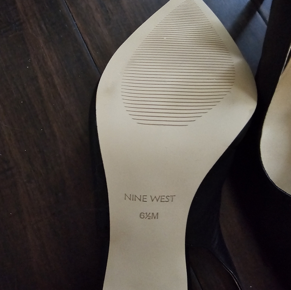 Nine West Feather Pointy Toe Slingback Pumps 6 1/2 M, black